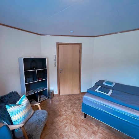 Privat Rom I Leilighet Hotel Sogndal Bagian luar foto