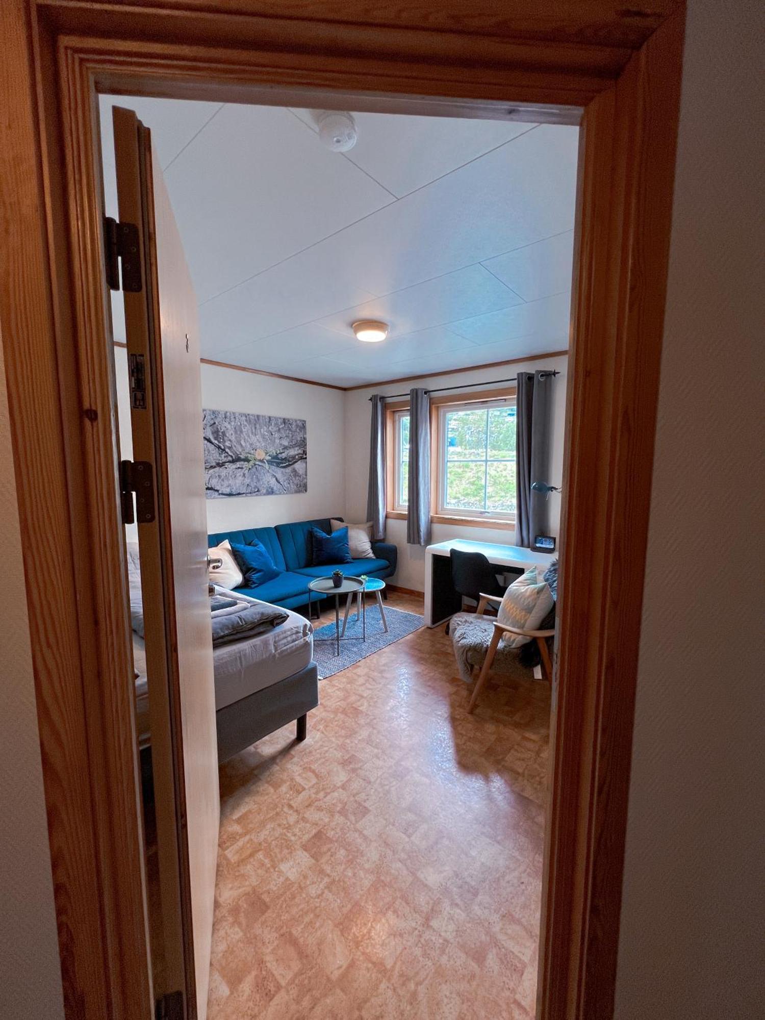 Privat Rom I Leilighet Hotel Sogndal Bagian luar foto