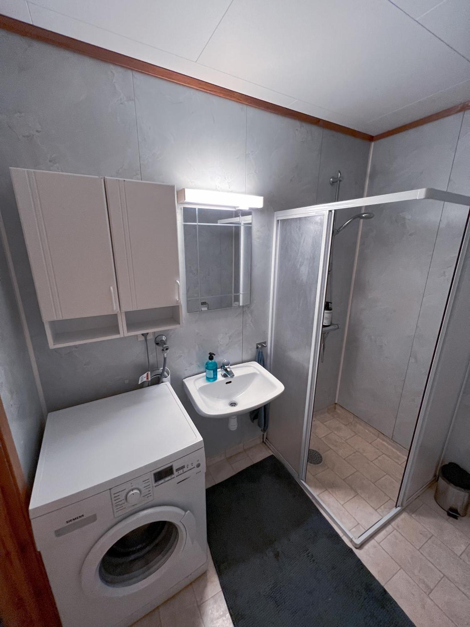 Privat Rom I Leilighet Hotel Sogndal Bagian luar foto