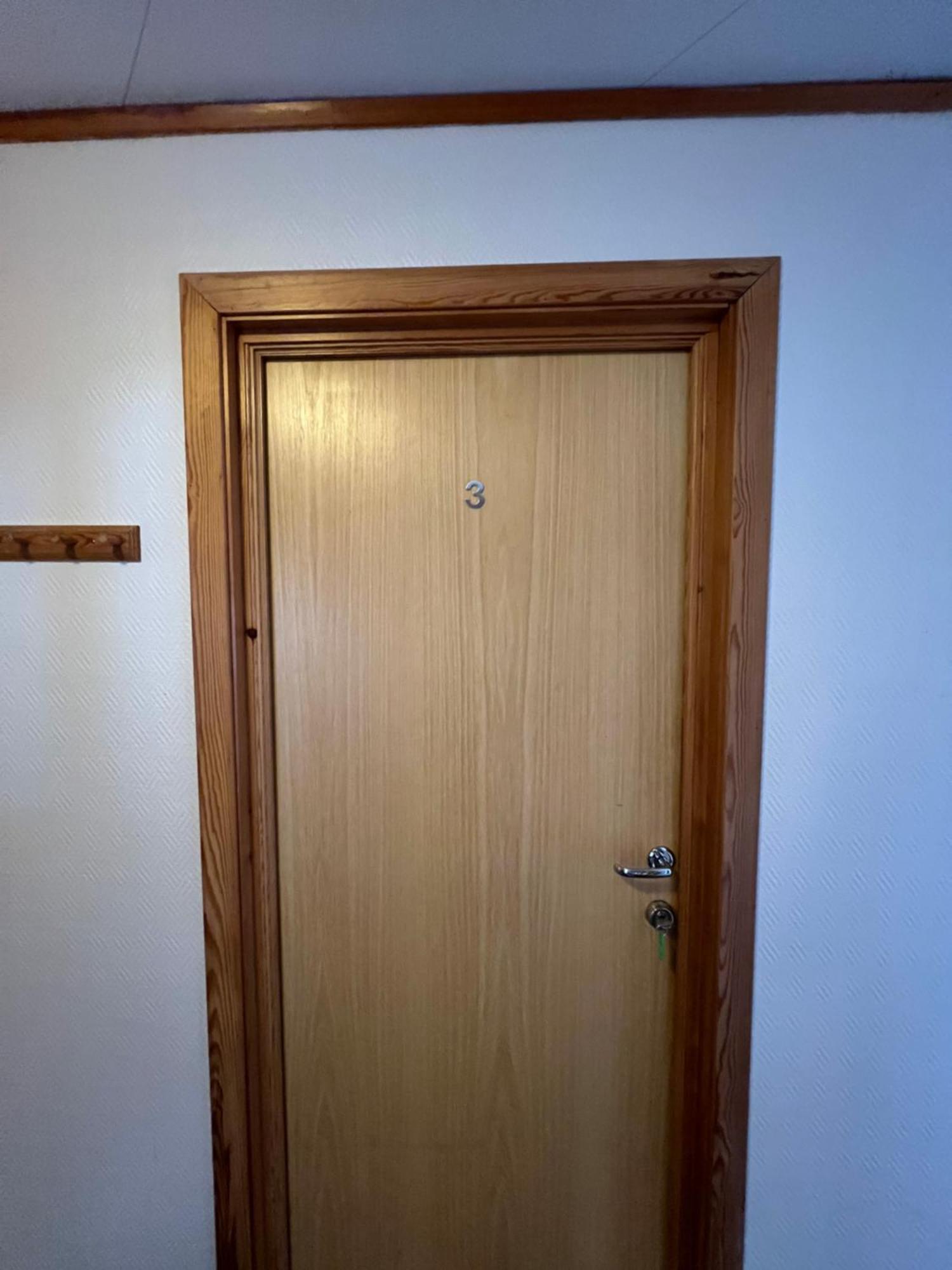Privat Rom I Leilighet Hotel Sogndal Bagian luar foto